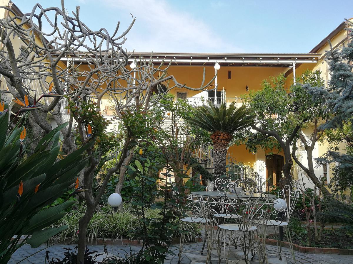 La Baronessa B&B Riposto Buitenkant foto